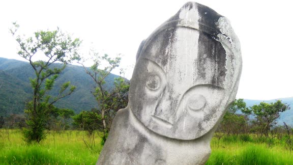 Patung Palindo Lembah Bada Taman Nasional Lore Lindu